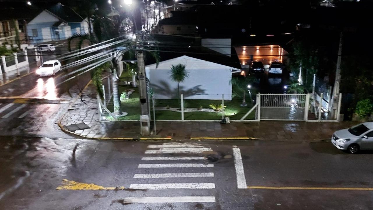Flat Requintado E Muito Aconchegante! Apartman Canela Kültér fotó